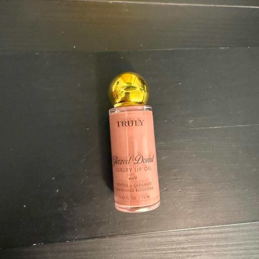 Truly Glazed Donut Luxury Lip Oil in new
